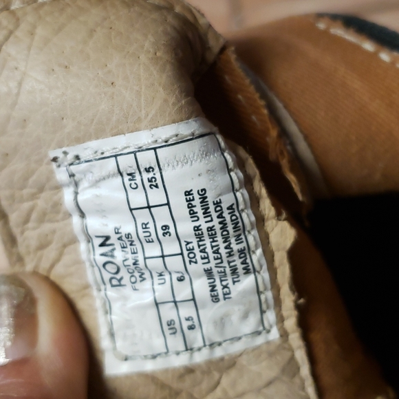 Roan cute distressed boots 👢 - Picture 6 of 7